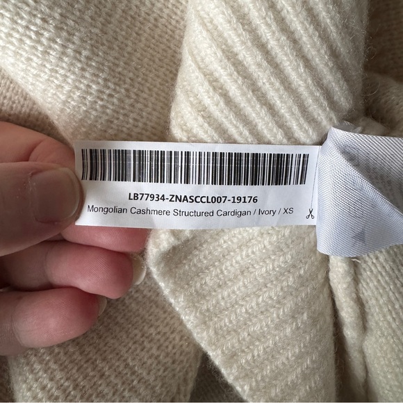 NWT! QUINCE Women's Mongolian Cashmere Structured Cardigan Sweater | Ivory | XS - Picture 11 of 16
